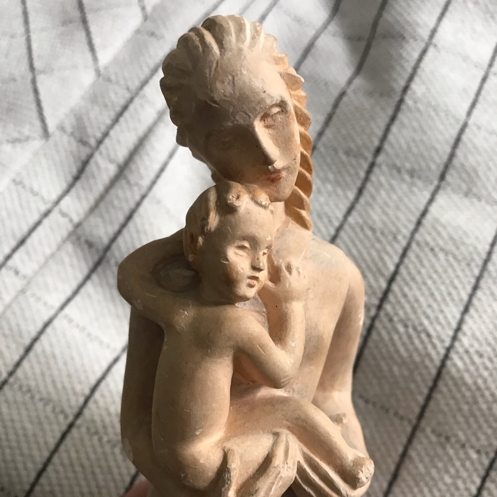 Mother and child (cherub) figurine statues